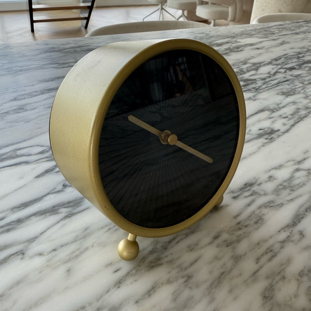 Elegant Gold and Black Table Clock